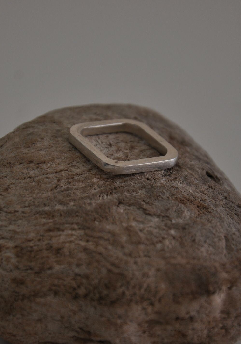 AP/ ANILLO ALIANZA CUADRADA URRA.