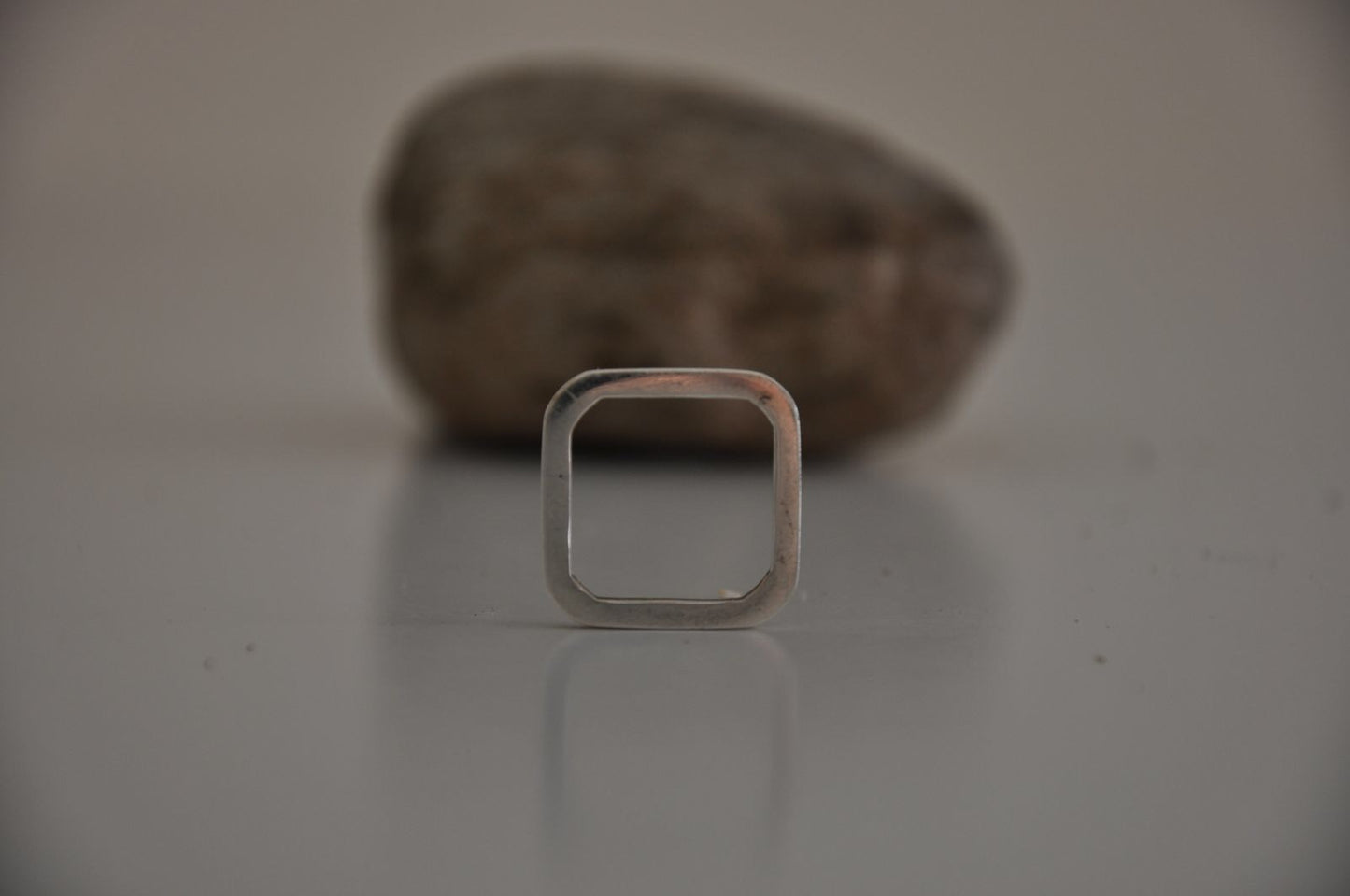 AP/ ANILLO ALIANZA CUADRADA URRA.