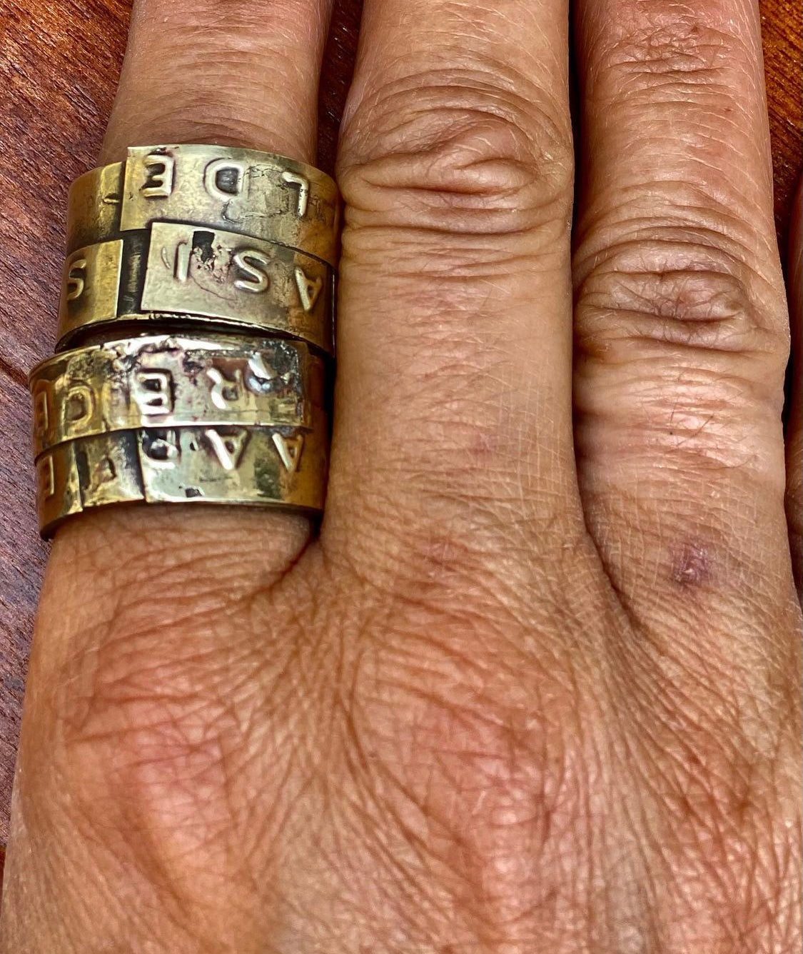 AP/ ANILLO PALABRAS