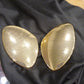 AP pendientes dorados