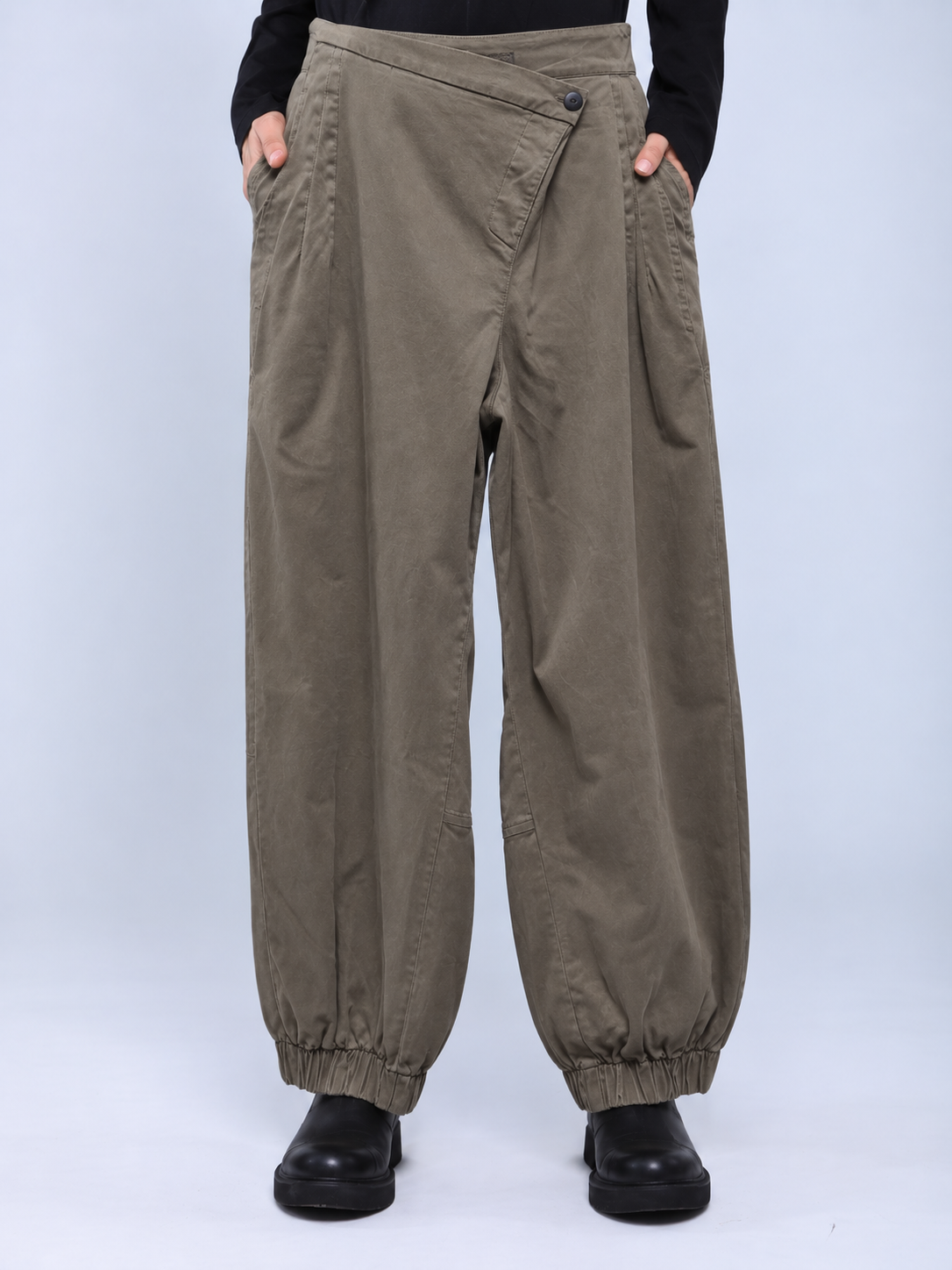 LURDES BERGADA JOGGER M26 200