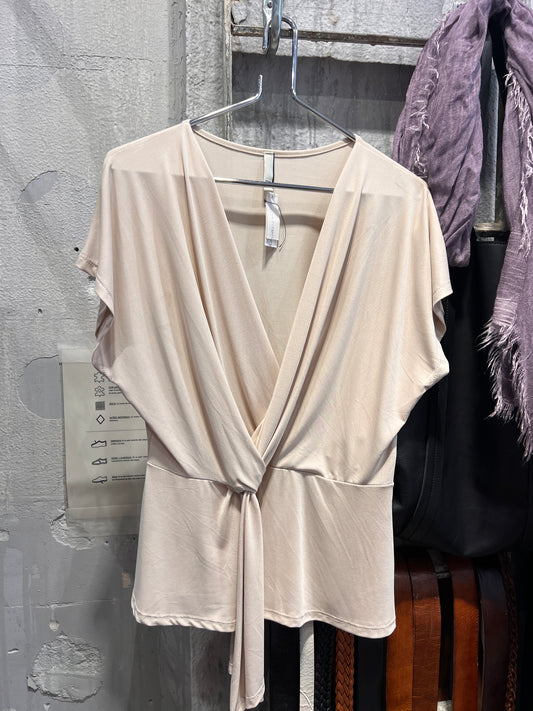 AMELIA CAMISETA CON LAZO MODAL