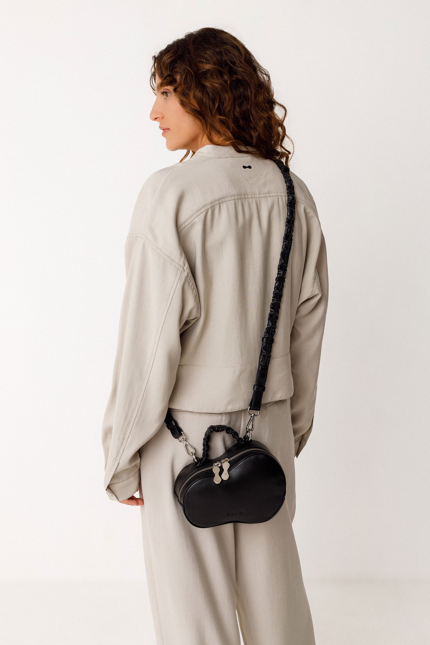 SKFK CHAQUETA CORTA ELENE SJC00473