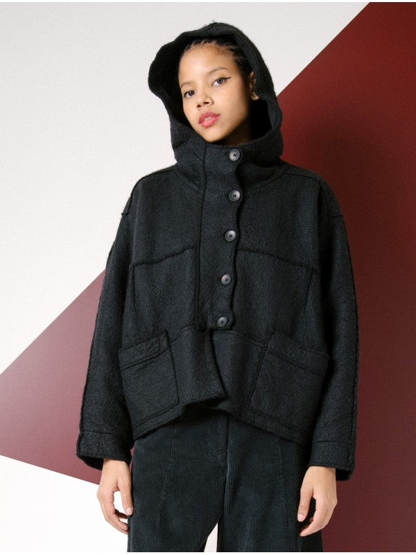 LURDES BERGADA CHAQUETA CORTA CON CAPUCHA FORRADA M25 330